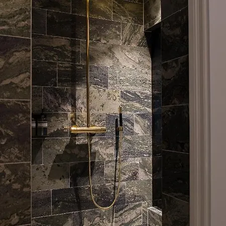 Spinoza Bed & Breakfast 4*