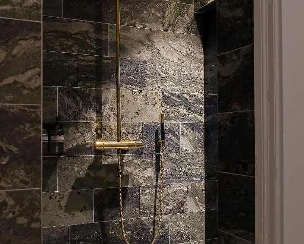 Spinoza Couette-café 4*