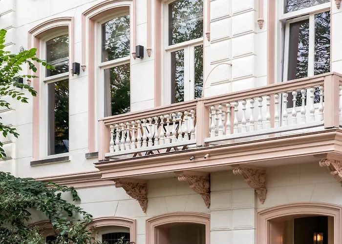 Spinoza Couette-café 4*